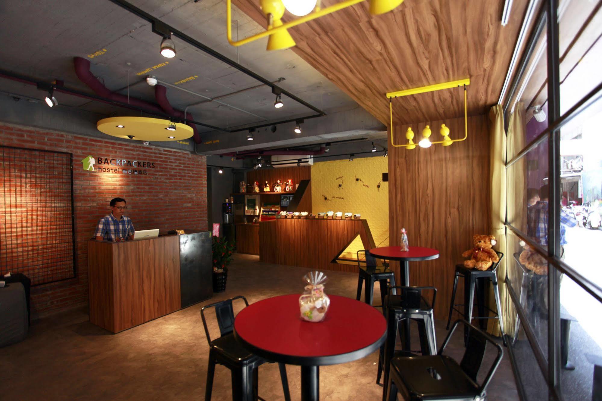 Backpackers Hostel - Ximen Taipei Exteriör bild